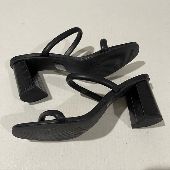 Women’s DV Dolce Vita Halsty Two Band Black Heels Size 10 US! - Picture 9 of 9